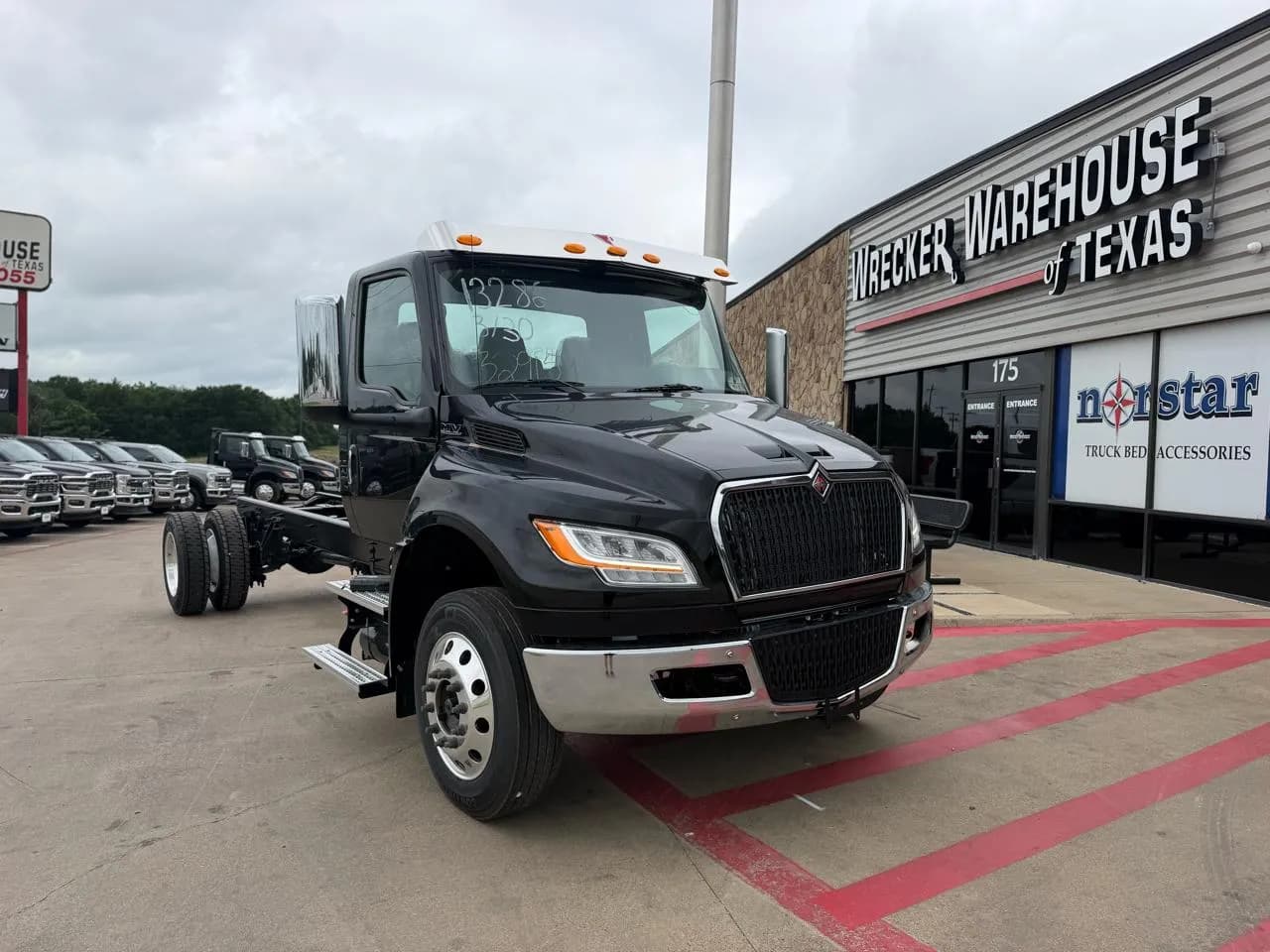 2027 International MV607 RC - Tow