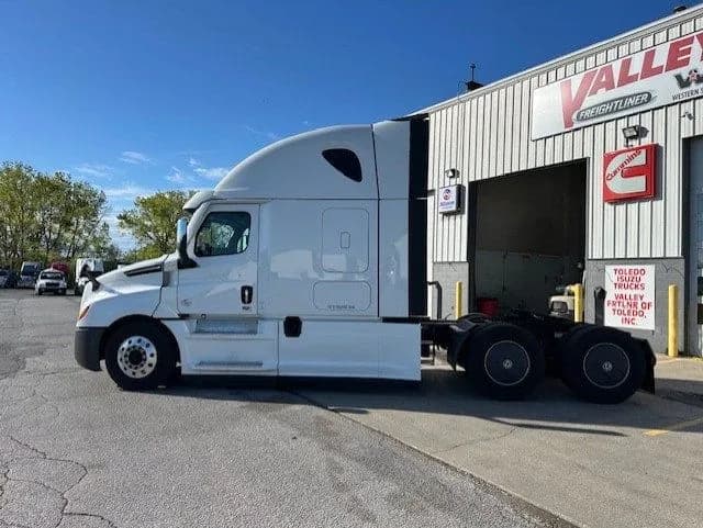 2023 Freightliner PT126SLP 2023 - Sleeper