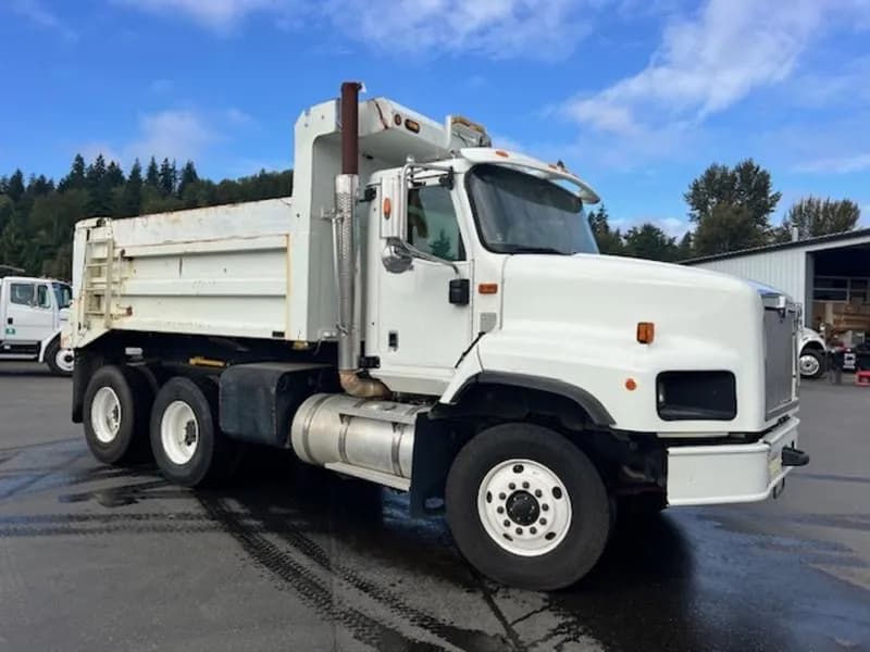 2010 International 5600i - Bucket
