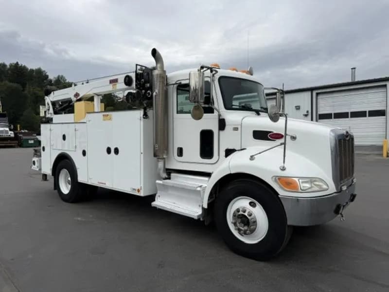2017 Peterbilt 337