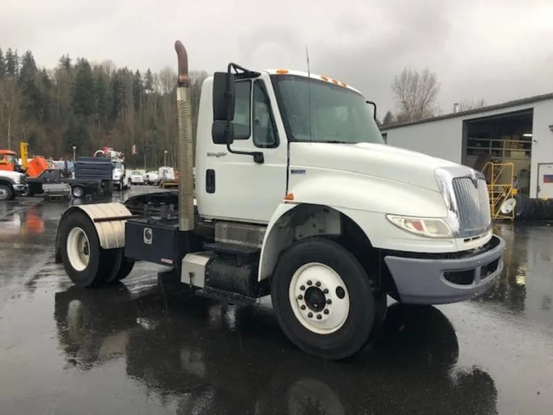2011 International DURASTAR 4400 - Bucket