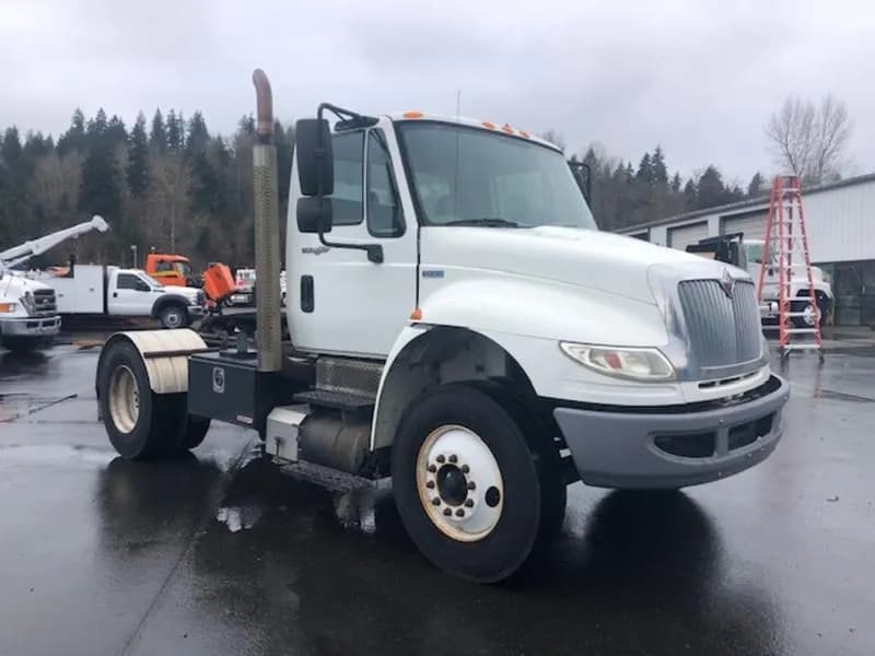 2011 International DURASTAR 4400 - Bucket