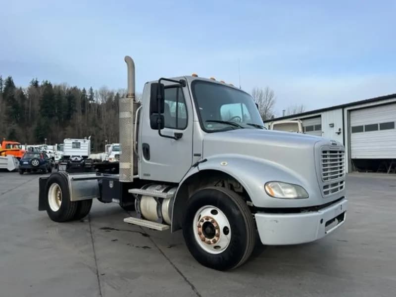 2010 Freightliner Business Class M2 - Bucket
