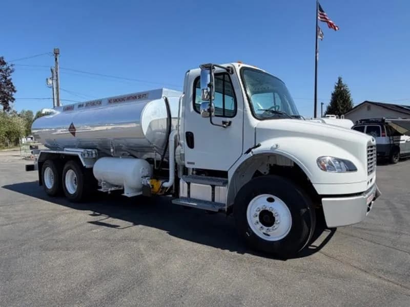 2006 Freightliner M2 - Bucket