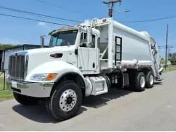 2013 Peterbilt 348
