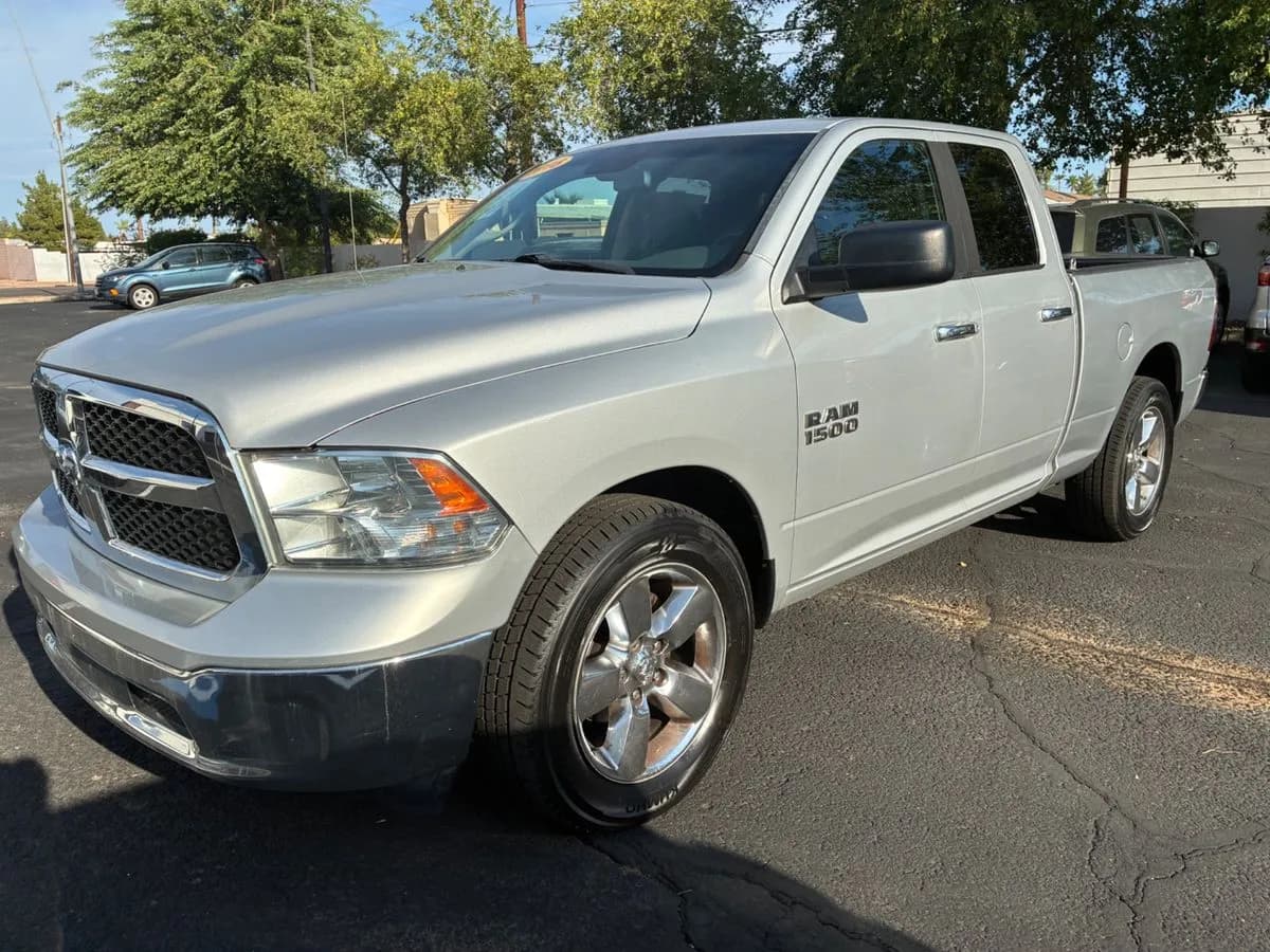 2016 Ram 1500 SLT - Pickup