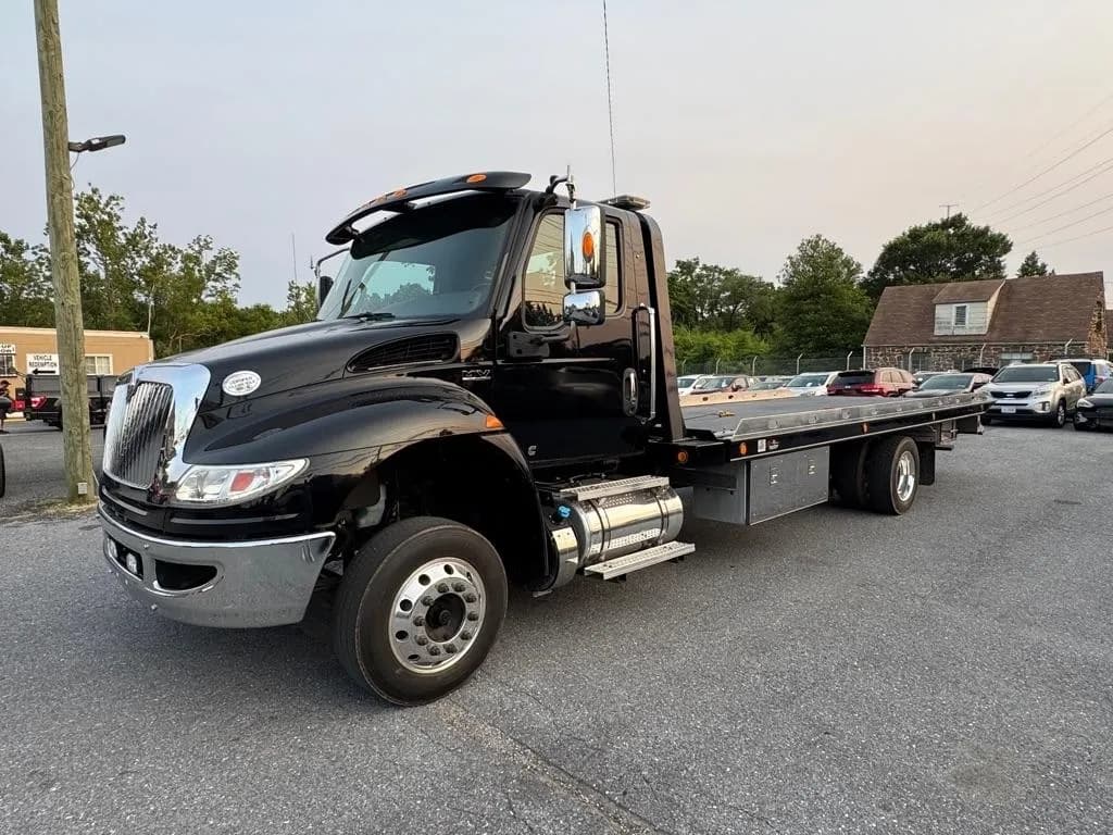 2021 International MV607 - Tow