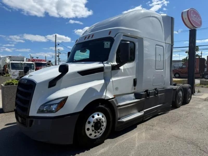 2022 Frghtlnr CAS 126