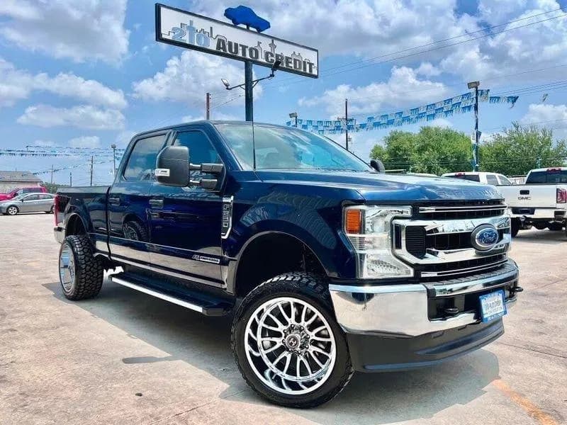 2022 Ford F-250 SD XLT Pickup 4D 6 3/4 ft