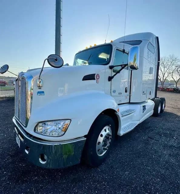 2013 Kenworth T600 - Sleeper