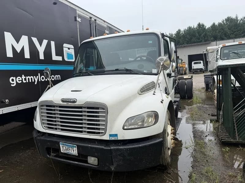 2015 Freightliner M2 106