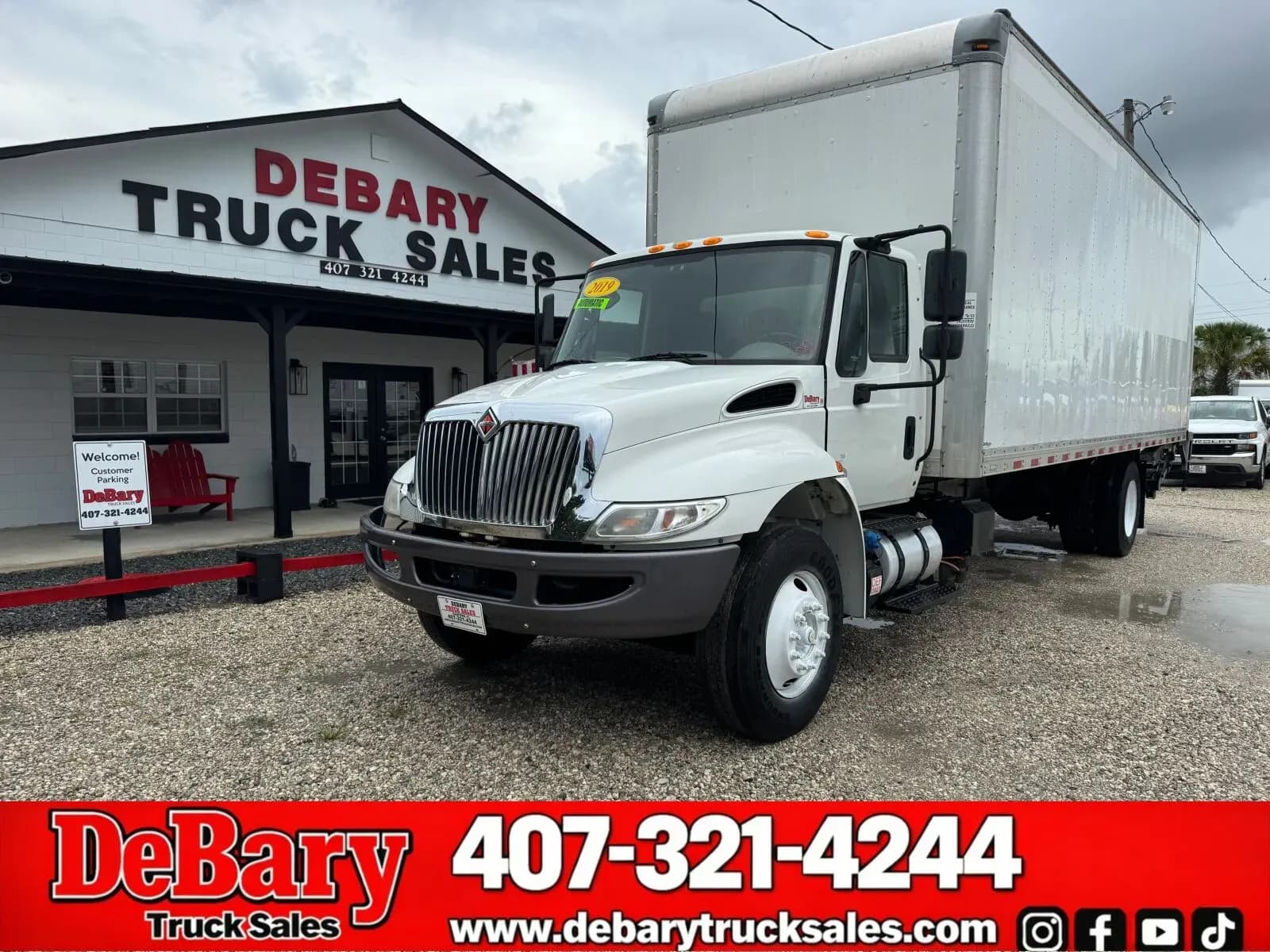 2019 International DuraStar 4300 - Box