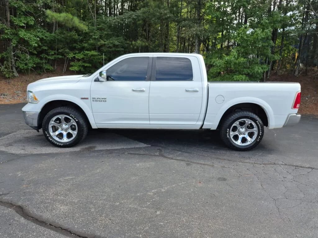 2016 Ram 1500 Laramie - Pickup