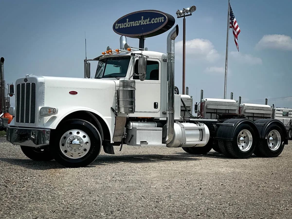 2018 Peterbilt 389 - Glider Kit Trucks