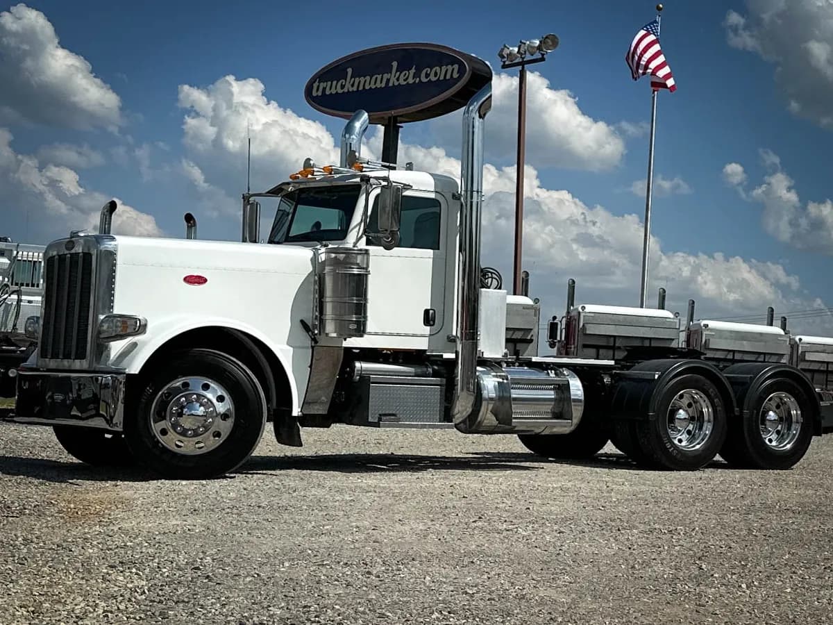 2018 Peterbilt 389 - Glider Kit Trucks