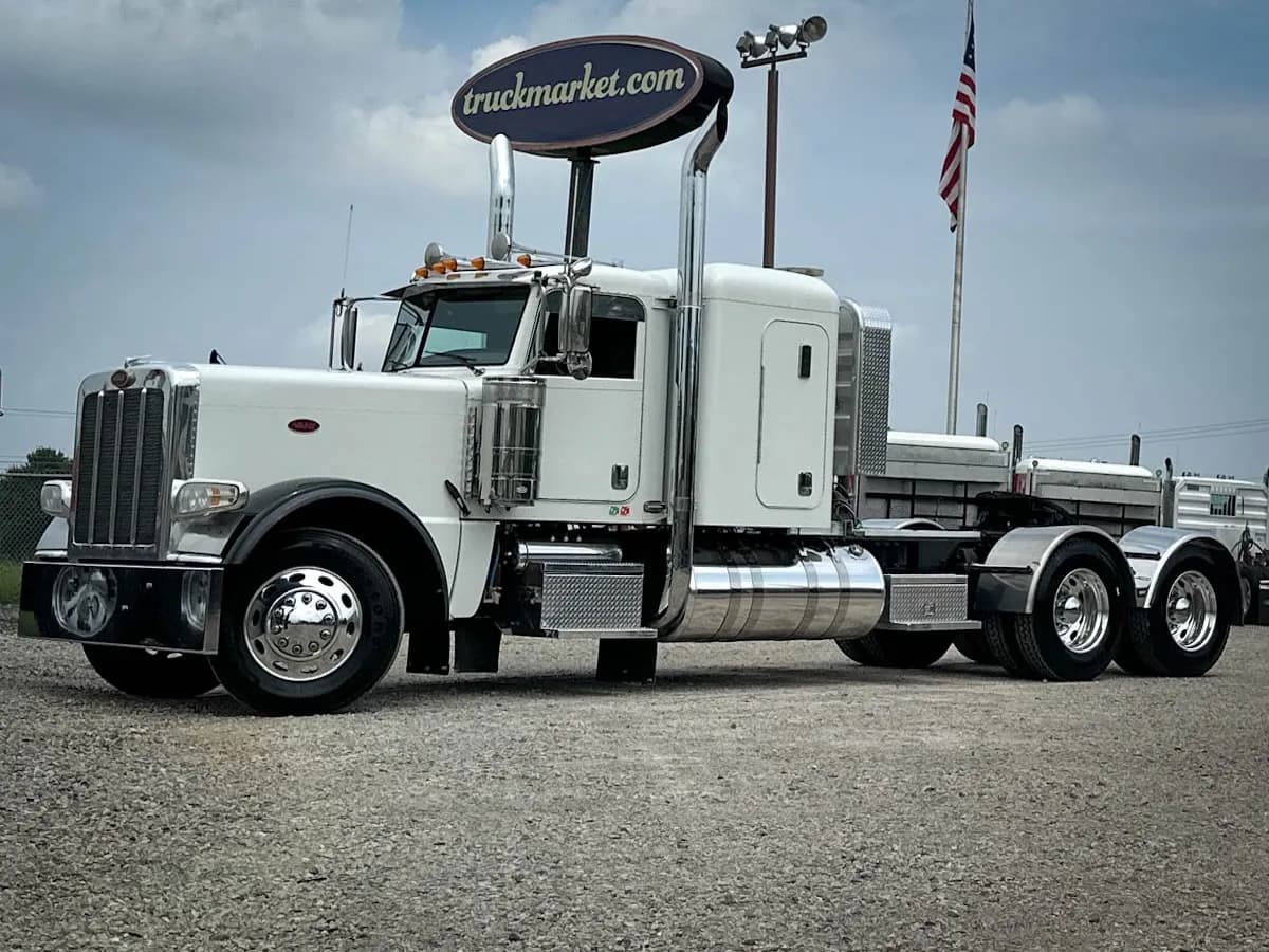 2016 Cat 389 - Glider Kit Trucks