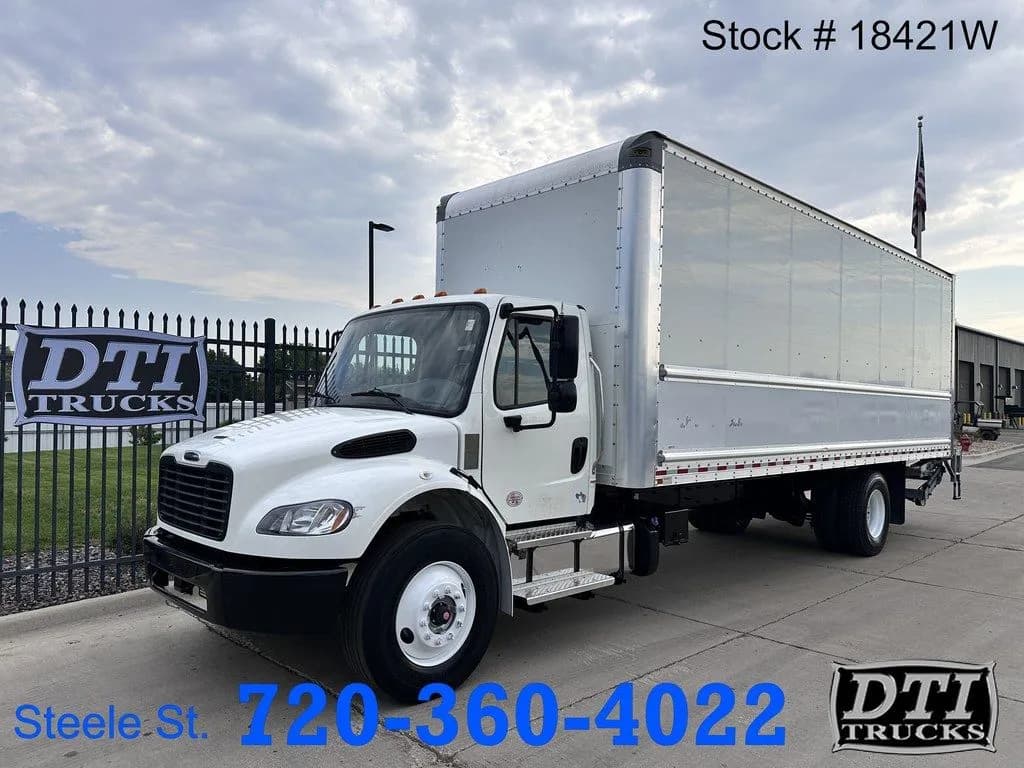 2022 Freightliner M2-106 26' - Box