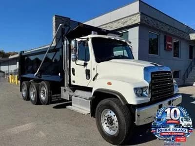 2027 Freightliner 114SD - Dump