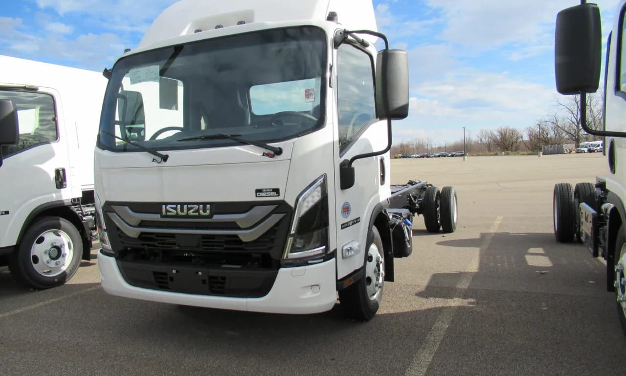 2025 Isuzu NPRHD Stock