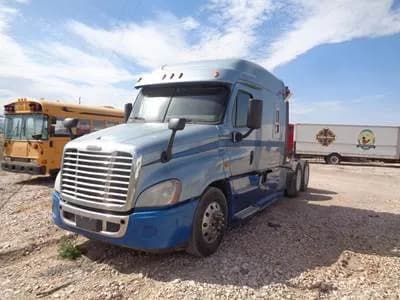 2014 Freightliner Cascadia - Sleeper