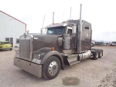 2016 Kenworth W900L - Sleeper