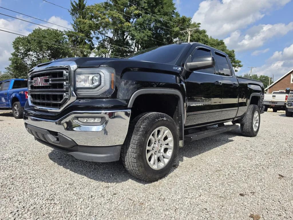 2017 GMC SIERRA 1500 SLE - Pickup