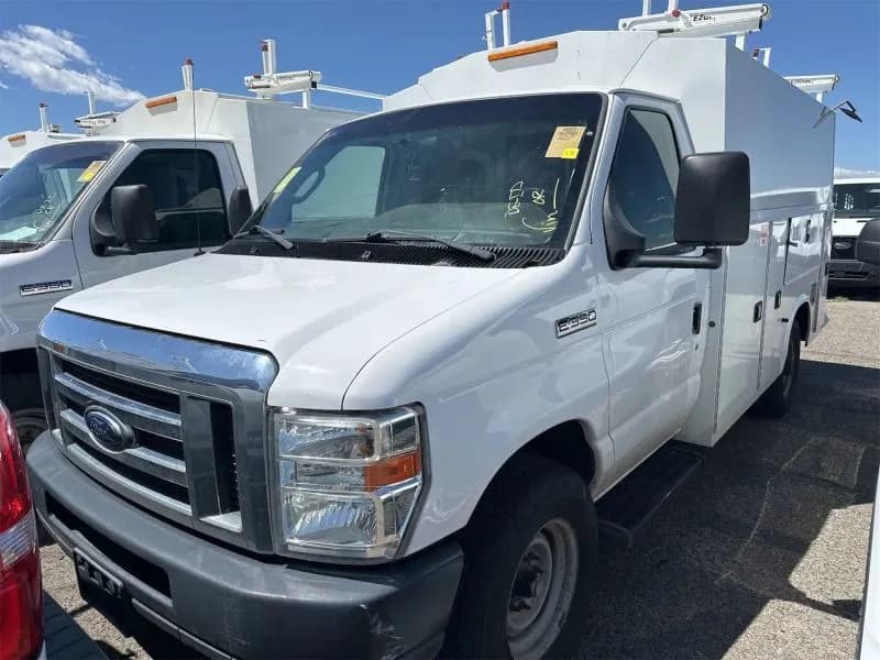 2017 Ford E350 Super Duty Cutaway - Box