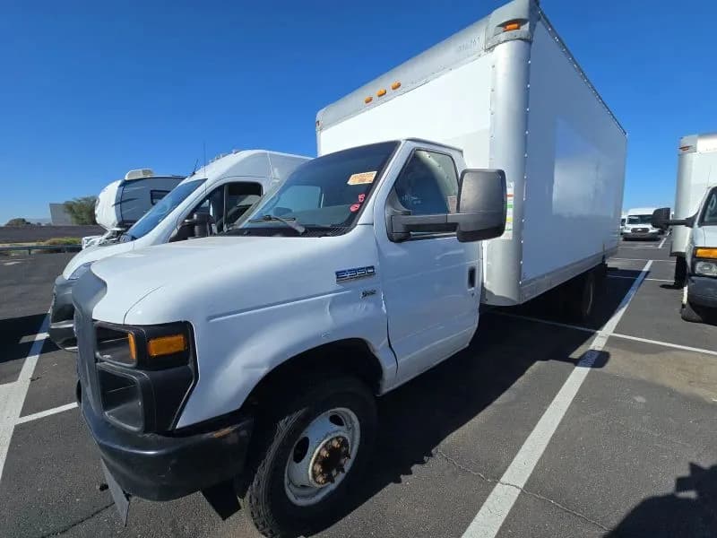 2017 Ford E350 Super Duty Cutaway - Box