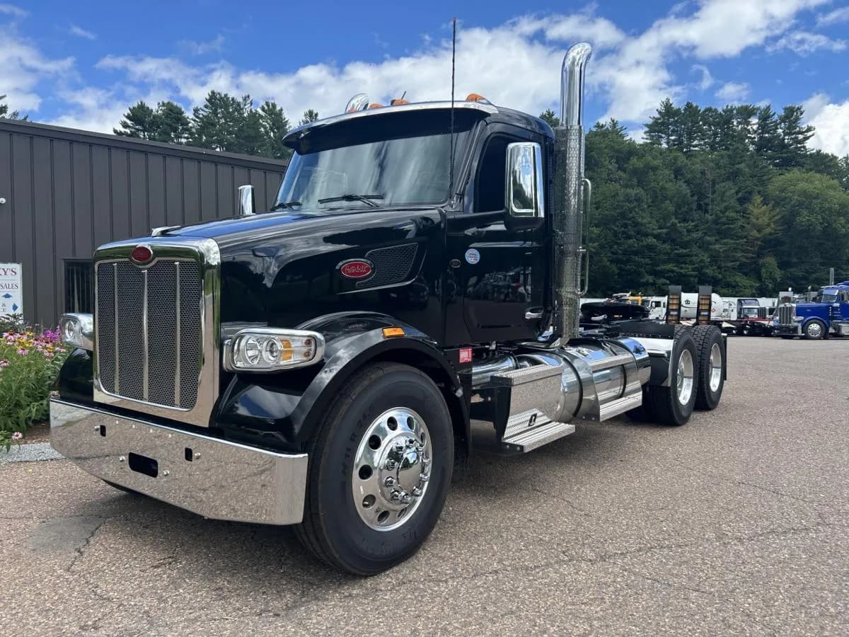 2027 - Day Cab