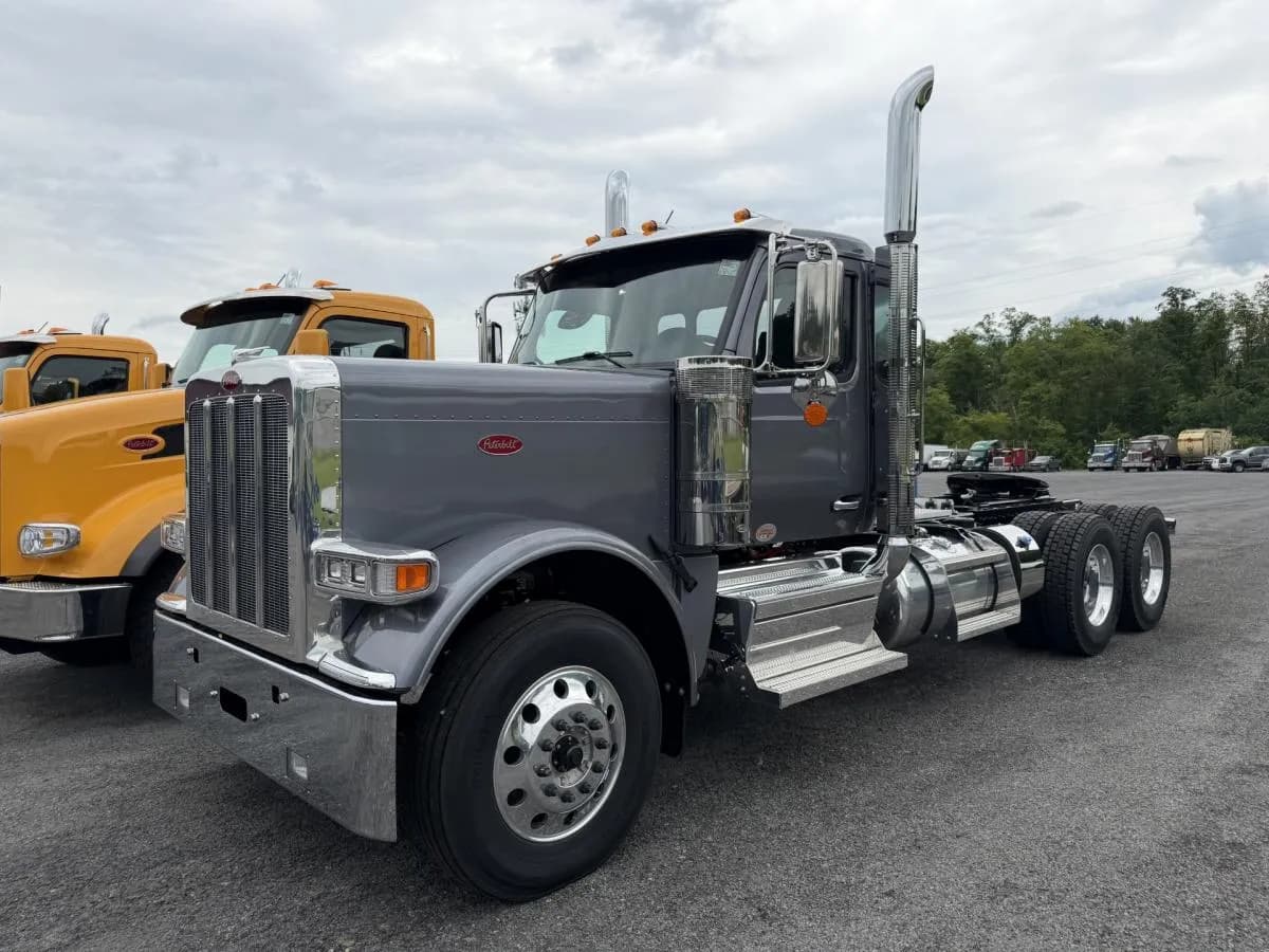 2027 - Day Cab
