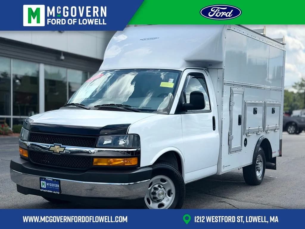 2025 Chevrolet Express 3500 - Box