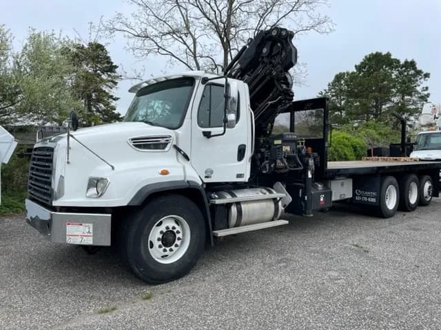 2013 Hiab Pro 322-E5 Mounted On A 2014 Freightliner 114SD