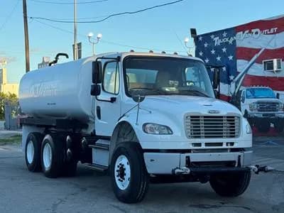 2020 Freightliner M2-106 4,000-GALLON - Pickup