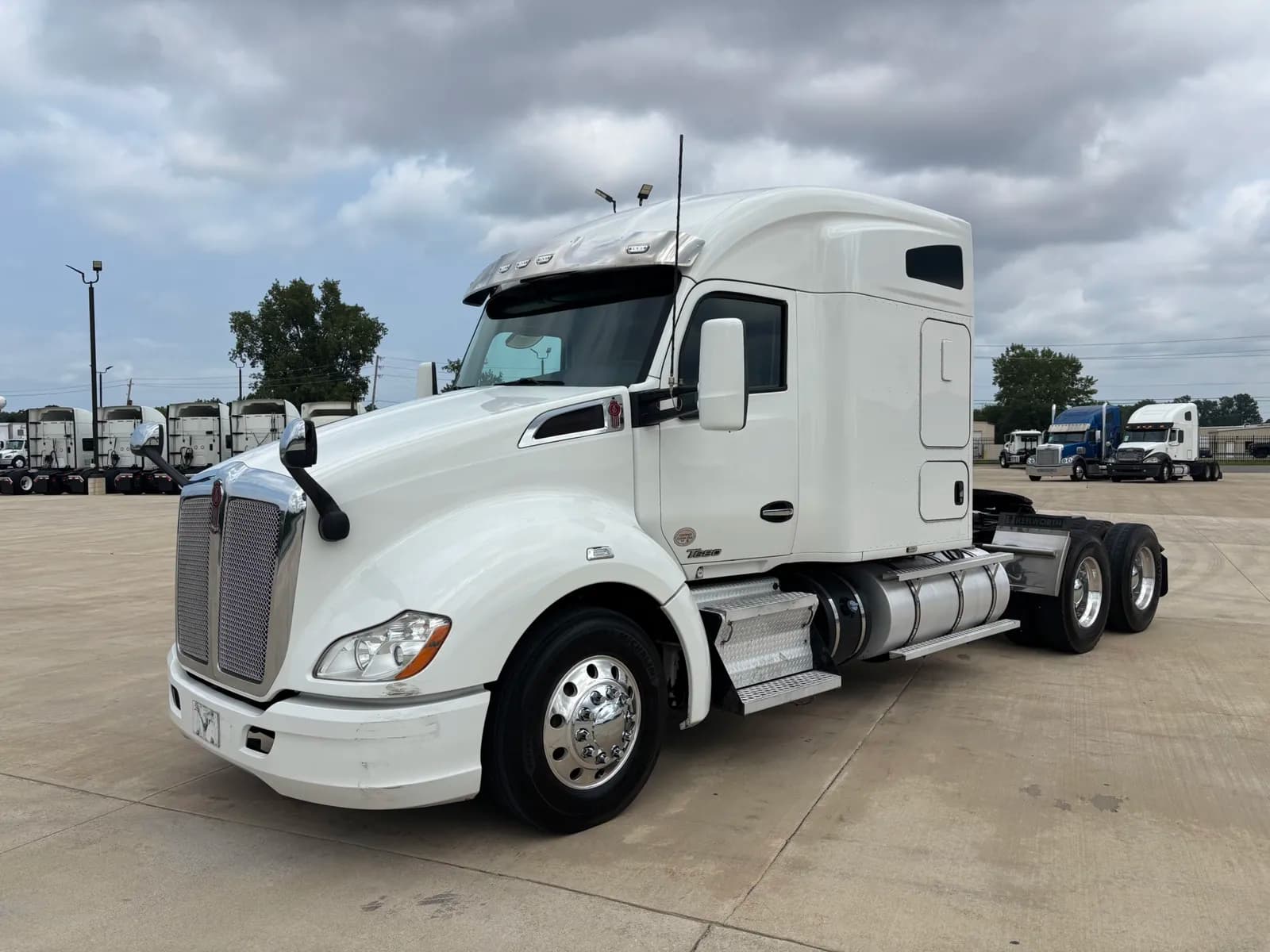 2020 Kenworth T680 - Sleeper