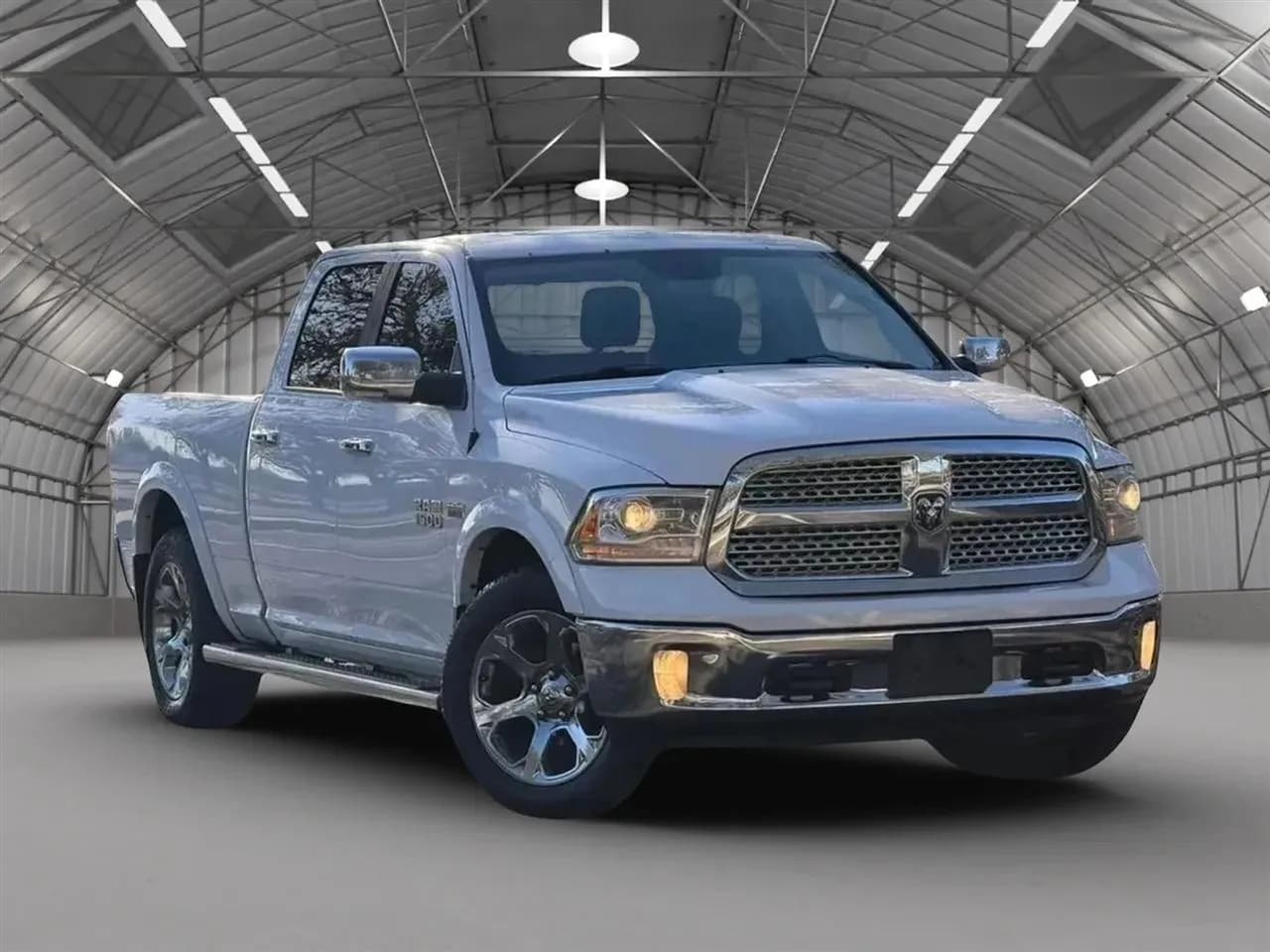 2015 Ram 1500 Laramie Crew Cab LWB - Pickup
