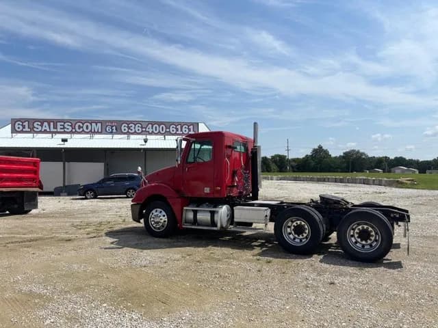 2003 Freightliner Columbia - Day Cab