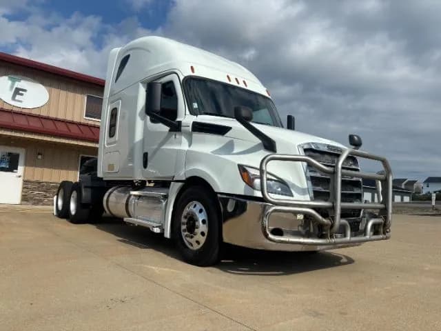 2020 Freightliner New Cascadia 126