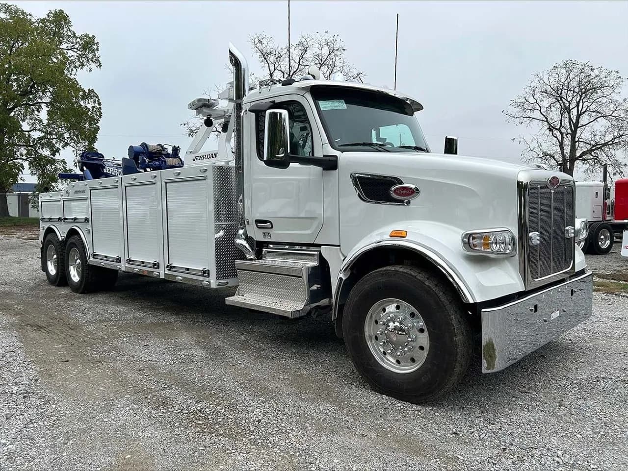 2025 Peterbilt 567 - Tow