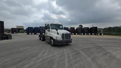 2019 Freightliner Cascadia - Day Cab