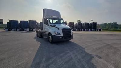 2020 Freightliner Cascadia - Day Cab