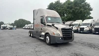 2025 Freightliner Cascadia - Sleeper
