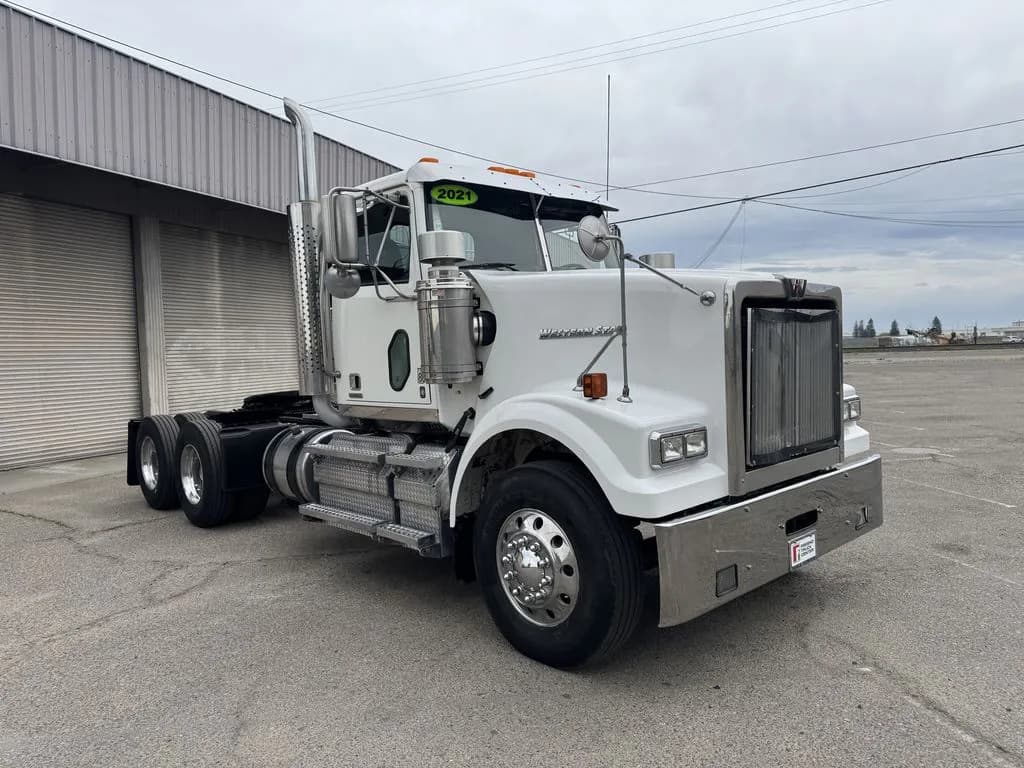 2021 Western Star 4900SF