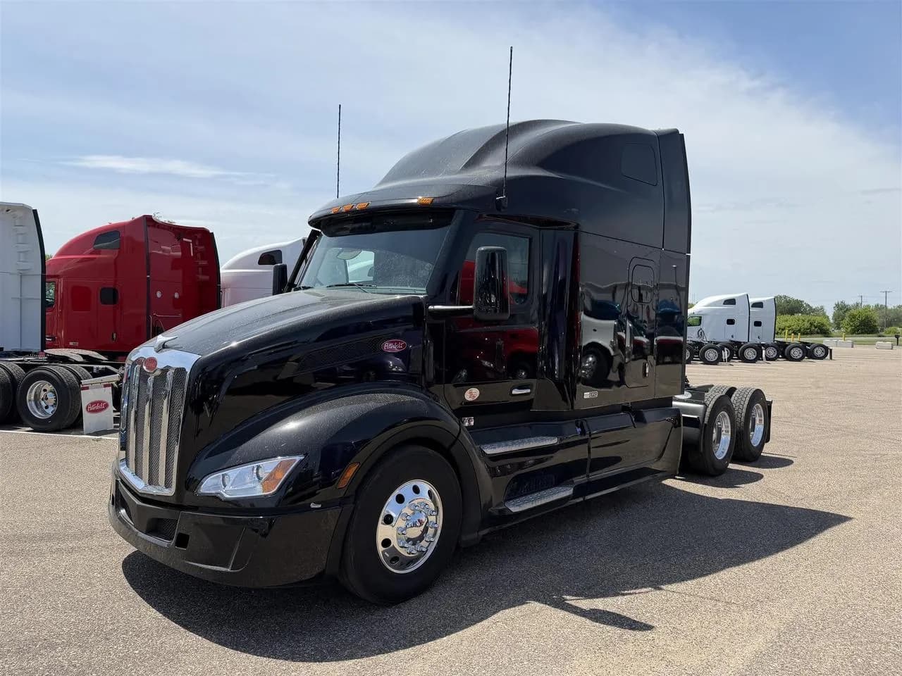 2027 Peterbilt 579 - Sleeper