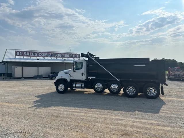 2023 Freightliner 114SD - Dump
