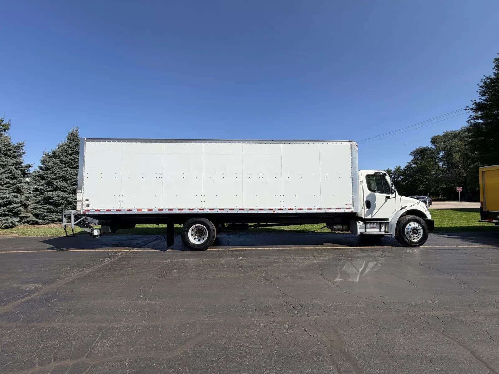2020 Freightliner M2 - Box