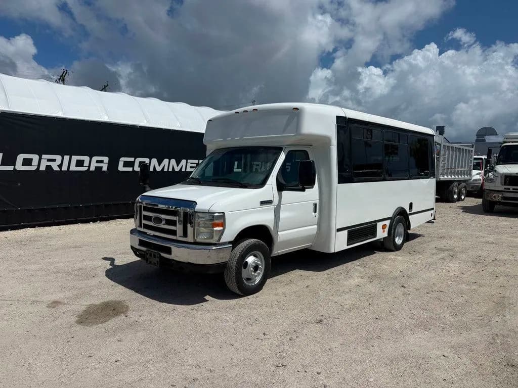 2013 Ford E-450 12 Passenger Shuttle Bus - Box