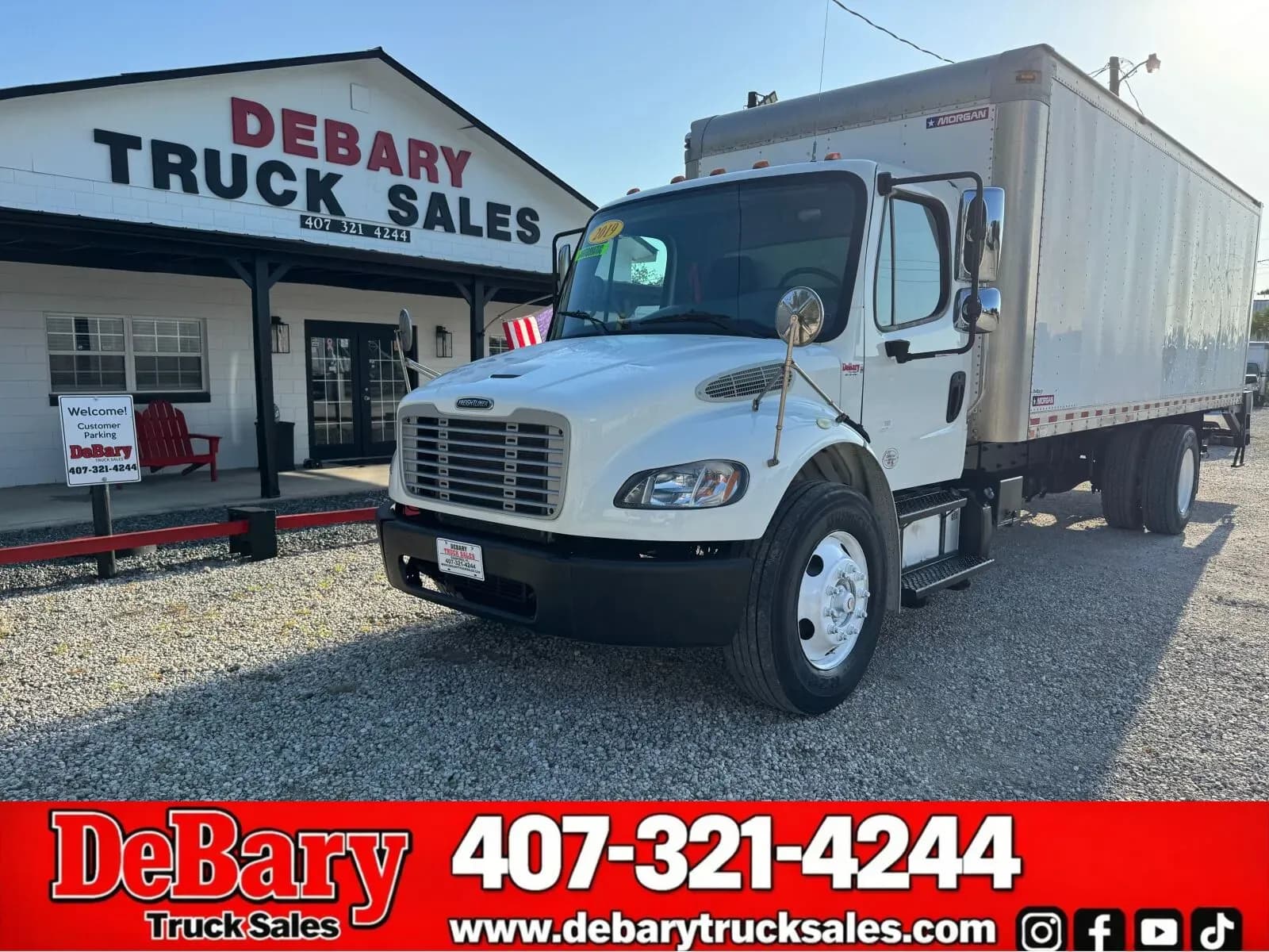 2019 Freightliner M2 106 - Box