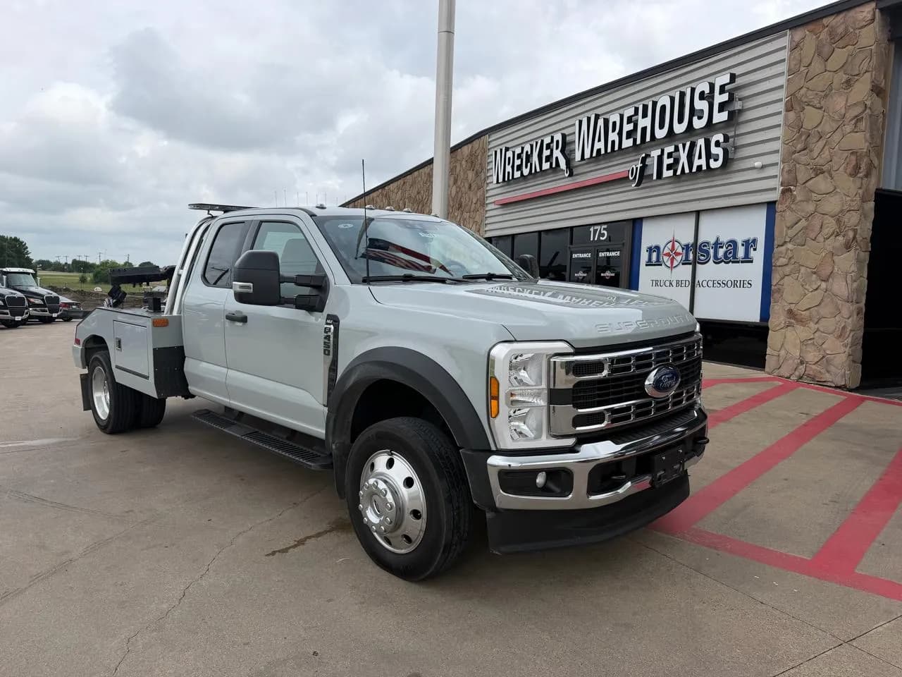 2025 Ford F-450 Gas Supercab - Chassis