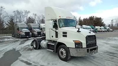 2019 Mack Anthem Single Axle Day Cab Truck - Mack MP7 Automatic - Day Cab