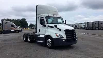 2021 Freightliner Cascadia - Day Cab